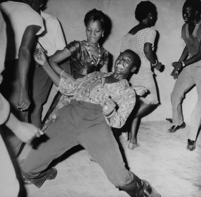 Regardez-moi, Malick Sidibé 1962, Courtesy Hackelbury Fine Art Gallery