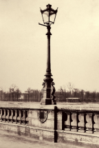 Paris: City of Light & Shadow - HANS P. KRAUS JR.