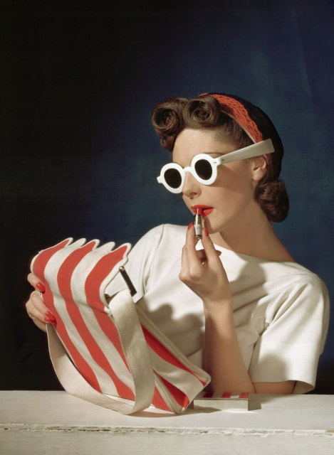 Horst P. Horst, Vogue's cover on July 1939, NYC, 1939  © courtesy of Paci Gallery