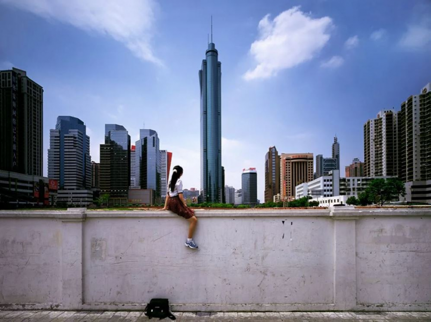 Sitting on the Wall—Shenzhen (I) 2002. M+ Sigg Collection, Hong Kong. By donation Copyright: © Weng Fen