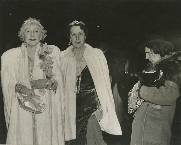 Weegee &quot;The Critic&quot;, New York, November 22, 1943 © International Center of Photography. Collection Friedsam