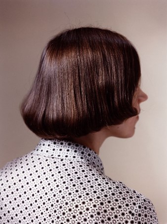 Woman in a dotted shirt, 1996 (C-type print) © Marjaana Kella