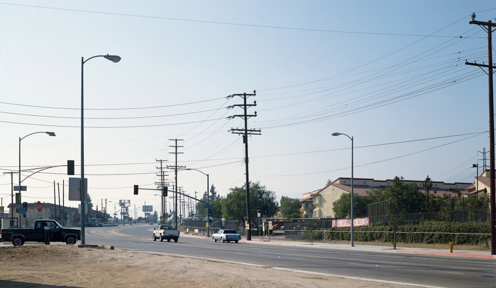 Lewis Baltz 11777 Foothill Blvd., Los Angeles, CA, 1992 - Courtesy of the artist and Gallery Luisotti.