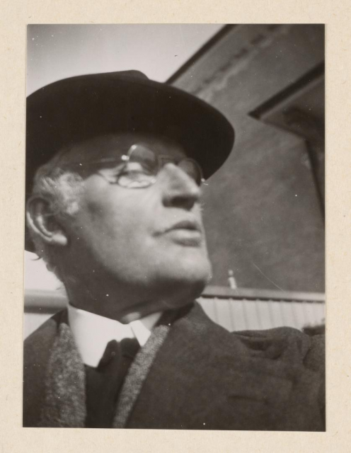 Self Portrait with Hat Outside the Winter Studio at Ekely, 1930. Munchmuseet.