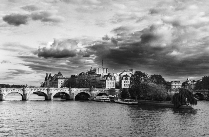 Sebastião Salgado, The Pont Neuf and the Île de la Cité, Paris, 2024 - Courtesy of the artist and Polka Galerie.