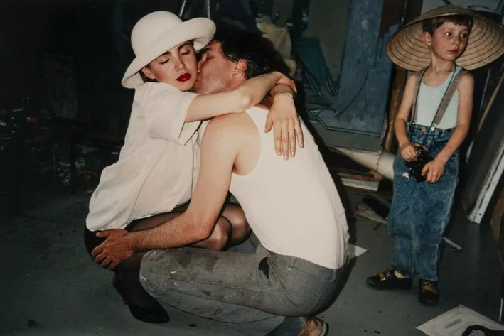 Bertien van Manen, Vasja, Lena and their son Styopya, from the series A hundrerd summers, a hundred winters, 1992, Collection FOMU, P/1995/41/4 © Bertien van Manen