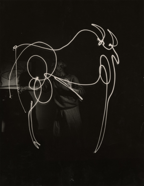 Gjon Mili (Albanian, 1904-1984), Pablo Picasso making a space drawing of a bull, 1949, Gelatin silver print, 33,6 x 26,6 cm