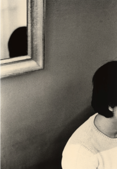 Joel Meyerowitz, Untitled (hair and chair), 2025 - Courtesy of the artist and Polka Galerie.