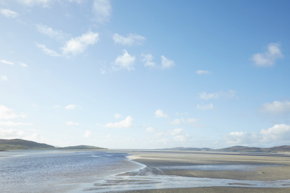 Julia Bostock, Luskentyre - sands, 2017 - Courtesy of the artist and Atlas Gallery.