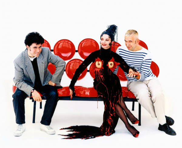 Pedro Almodóvar, Victoria Abril and Jean Paul Gaultier on the set of Kika, 1994 © Nacho Pinedo