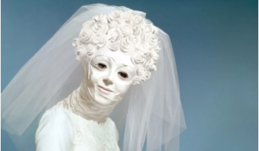 Weronika Gęsicka, Icingtons , from the 'Encyclopaedia' series, 2023–2025 - Courtesy of the artist and FUNDACJA JEDNOSTKA.