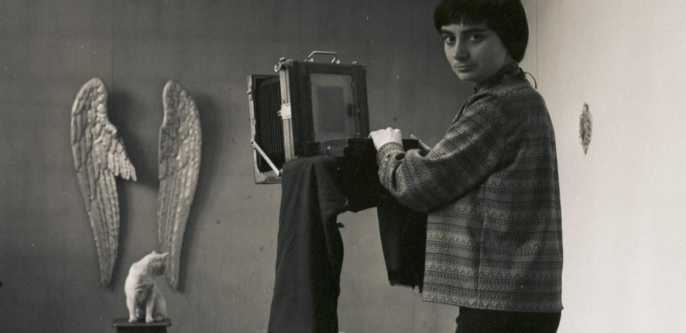 Agnès Varda, Self-portrait in her studio on the rue Daguerre, Paris 14th arrondissement, 1956 © Agnès Varda Estate