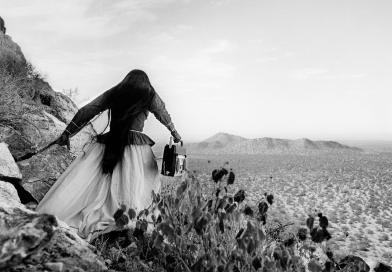 Mujer Ángel, Sonoran Desert, 1979 © Graciela Iturbide
