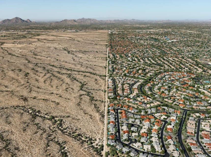 Edward Burtynsky, &quot;Salt River Pima and Maricopa Indian Community / Suburb, Scottsdale, Arizona&quot;, USA, 2011