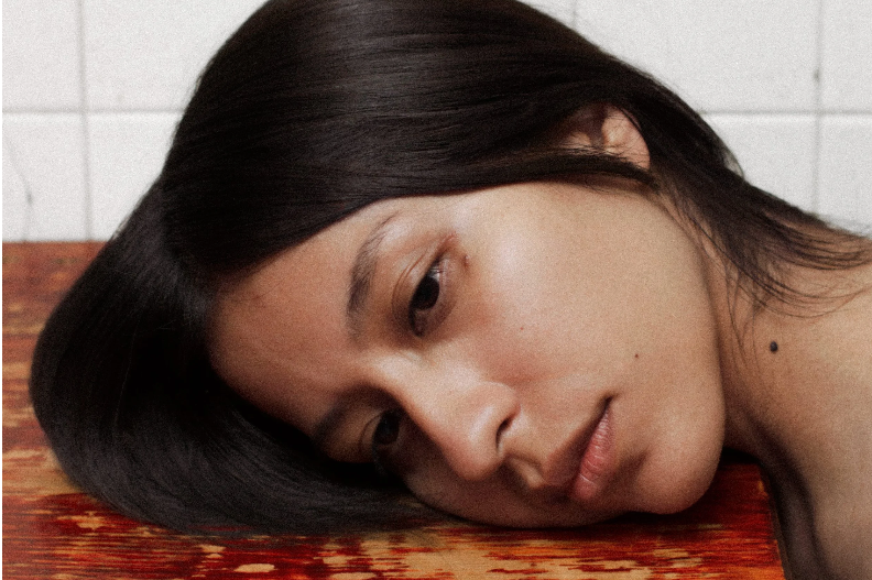 Felipe Romero Beltrán, Grecia Evangelina. Patio de Thom., 2025 - Courtesy of the artist and Hatch Gallery.