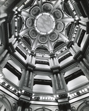 Federal Building (dome), Chicago, Illinois. Henry Ives Cobb, architect. Harold Allen, photographer. David Garrard Lowe Historic Chicago Photograph Collection, Ryerson and Burnham Archives, The Art Institute of Chicago.