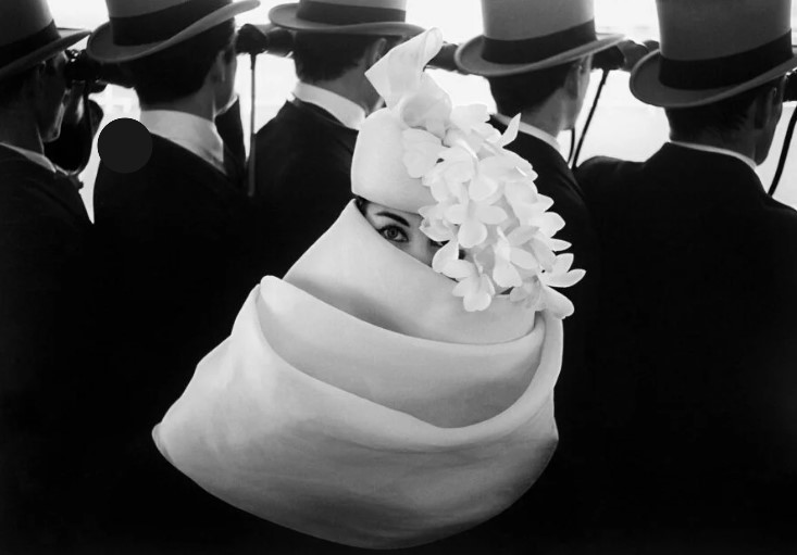Givenchy hat for Jardin des Modes 1958, modern inkjet print © Studio Frank Horvat, Boulogne-Billancourt