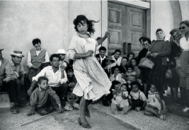 Image of "Sabine Weiss" book by ACTES SUD - Images courtesy of Sabine Weiss.