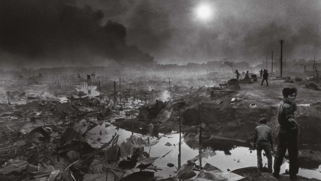 The bombing of Phnom Penh © Christine Spengler
