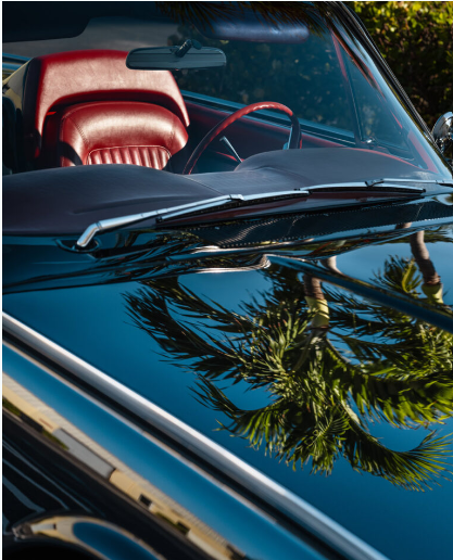Anastasia Samoylova, REFLECTION IN BLACK THUNDERBIRD, PALM BEACH, FL, 2024 - Courtesy of the artist and Galerie Caroline O'Breen.