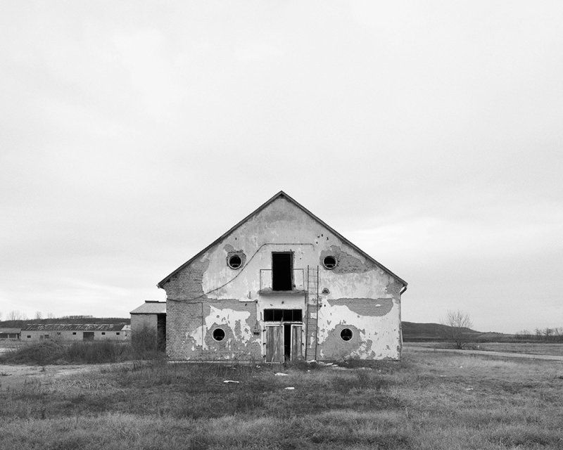 © Ákos Major, Dad's walks | Apa csavarog, untitled, 2019, Archival pigment print, 80 x 100 cm, Edition of 3, courtesy TOBE Gallery