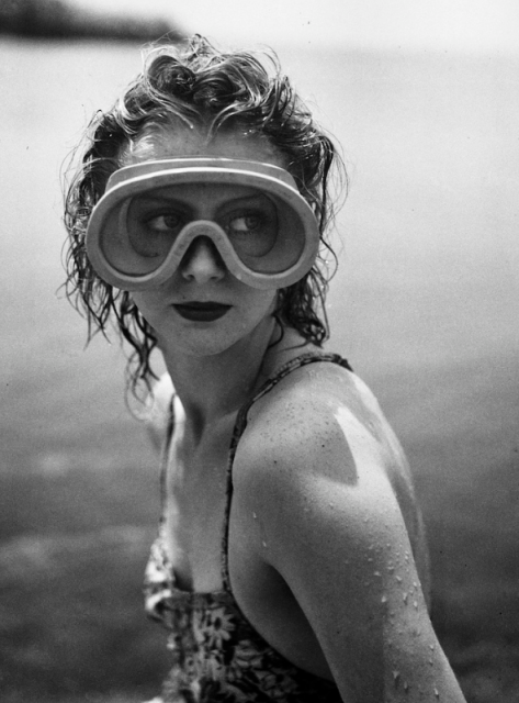 Jacques Henri Lartigue, Mary Belewsky, Eden Roc, Cap d'Antibes, 1941