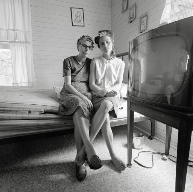 Emmet Gowin, Reva and Edith, Danville, Virginia, 1970 - Courtesy of the artist and Pace Gallery.