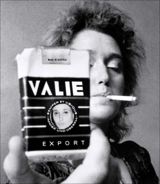 &quot;VALIE EXPORT - SMART EXPORT - Selbstporträt&quot;, 1970. © Valie Export - Courtesy Galerie Thaddaeus Ropac