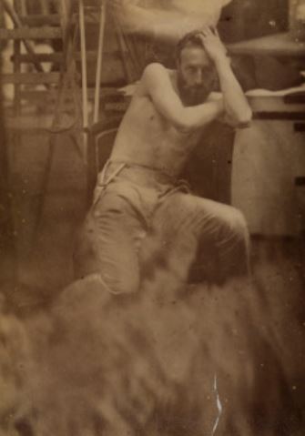 Jacques De Lalaing Autoportrait présumé Vers 1895 Épreuve sur papier albuminé H. 12,6 ; L. 8,8 cm © Musée d’Orsay, Dist. RMN-Grand Palais / Patrice Schmidt