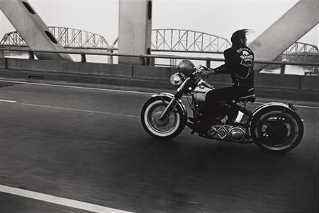 Crossing the Ohio, Louisville, 1966, Danny Lyon, American, b. 1942, gelatin silver photograph, 8 11/16 x 13 in., Seattle Art Museum, Gift of Steven and Judith Clifford in honor of the museum's 50th year, 83.288.10, © Artist or Artist’s Estate.